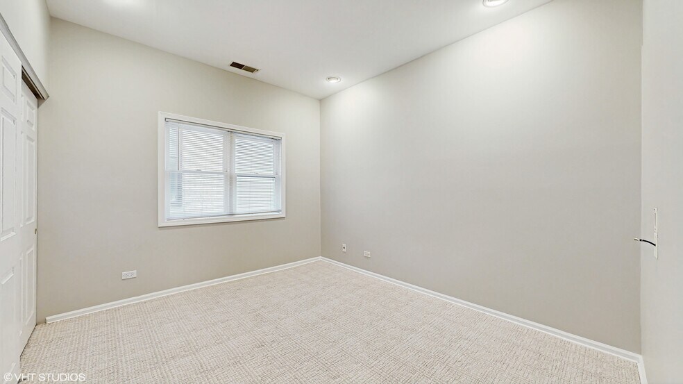 Second Bedroom - 710 W Aldine Ave