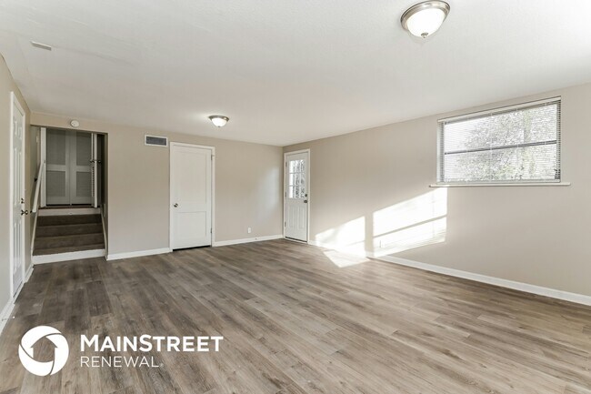 Building Photo - 5563 Primrose Ln