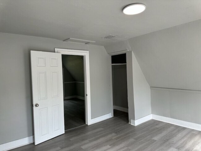 Building Photo - 641 10th St N