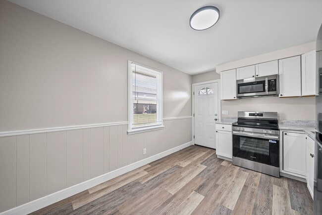 Building Photo - 135 Tandy Dr