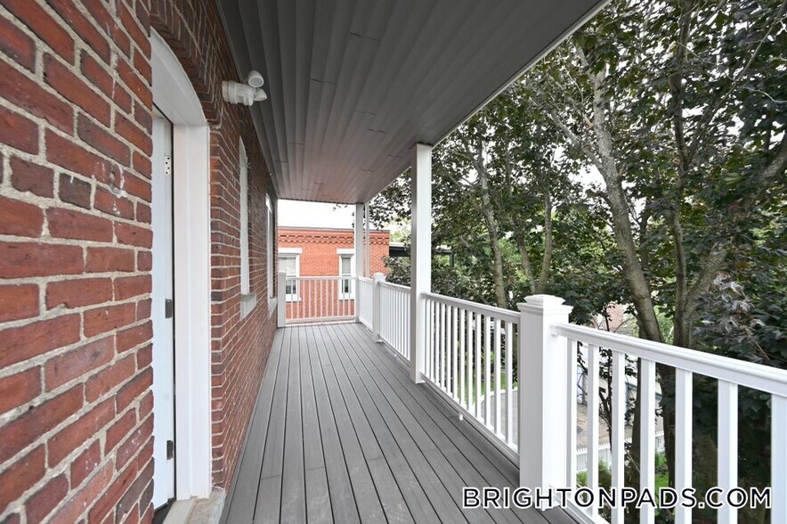 Building Photo - 29 Waverly St