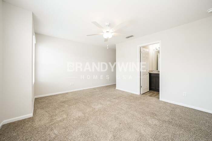 Building Photo - 487 Terabithia Wy