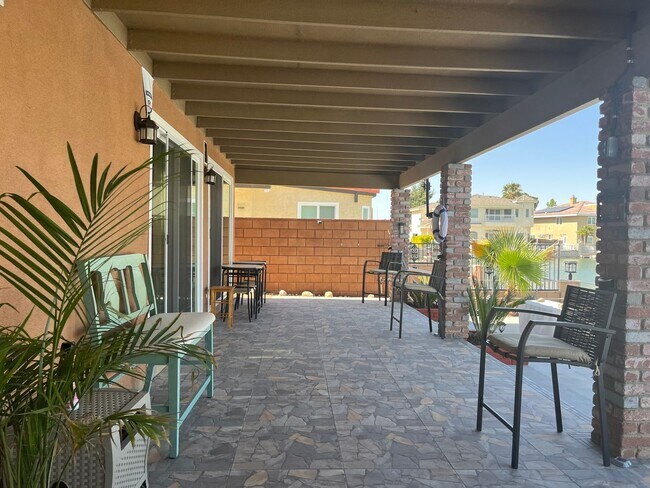 Building Photo - 3bdr 2 bth with a Bonus Room in Spring Val...