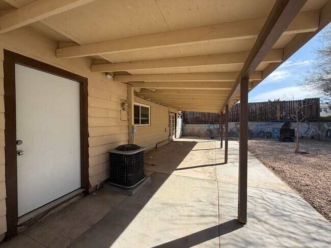 Building Photo - 3 Bedroom 2 Bathroom House with Central A/C , 2 Car Garage and Beautiful Backyard with Covered Patio