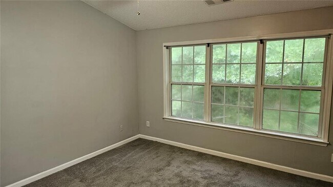 Building Photo - 655 Arncliffe Ct