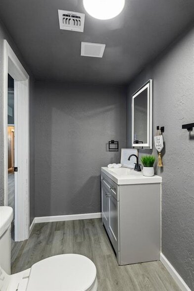 Building Photo - 1320 W Frisco St