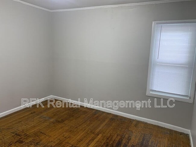 Building Photo - 1460 W 32nd St