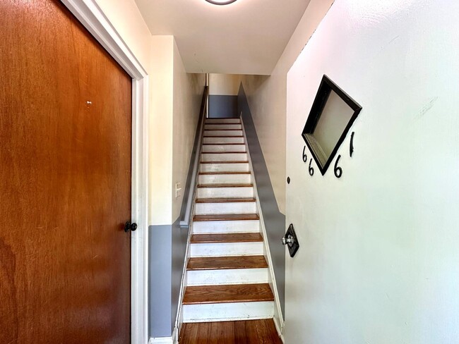 Building Photo - 66-61 73rd Pl