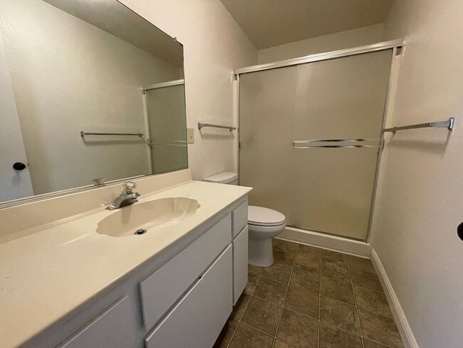 Building Photo - 364 Bishop Dr