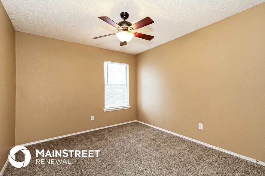 Building Photo - 10241 Pleasant Mound Dr