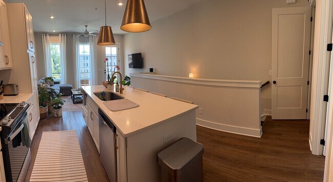 Building Photo - 1291 Longreen Ter NW