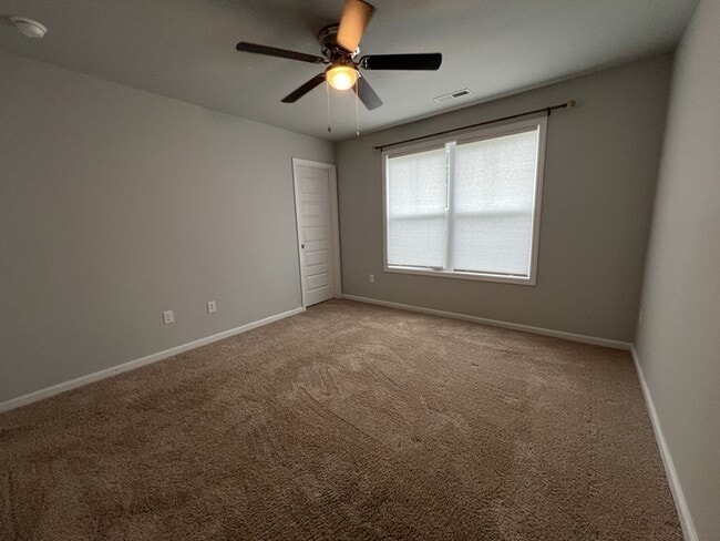 Building Photo - Townhome in Holly Ridge!!