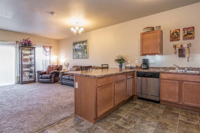 Building Photo - Excellent Town Home 3 Bedroom 2.5 Bath hom...