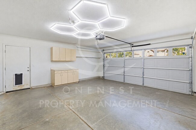 Building Photo - 2708 Woodfield Way