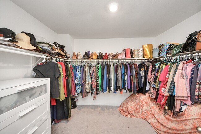 Building Photo - 4830 Highland Spgs Dr