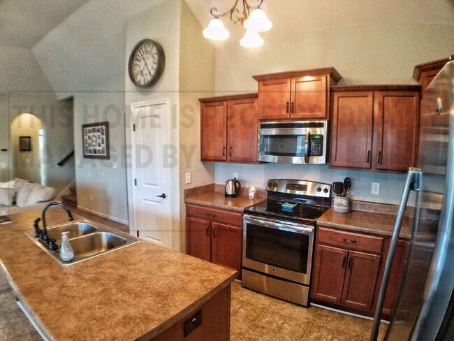 Building Photo - 717 Sleek Fox Dr