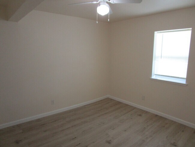Building Photo - 4768-29L Sandmound Blvd