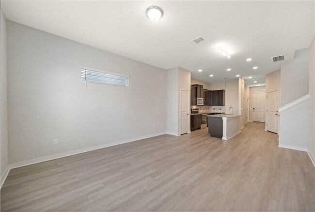 Building Photo - 15008 Forum Ave