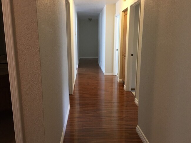 Building Photo - 3317 Vista Rocosa