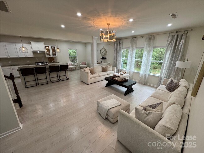 Building Photo - 8419 Aspen Ct