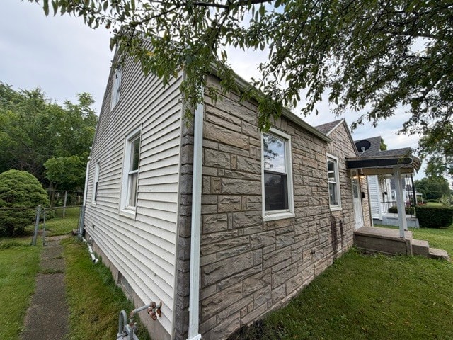 Building Photo - 1306 N Kaley St