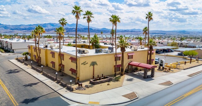 Building Photo - Furnished, Short term or long term Condo with community Pool