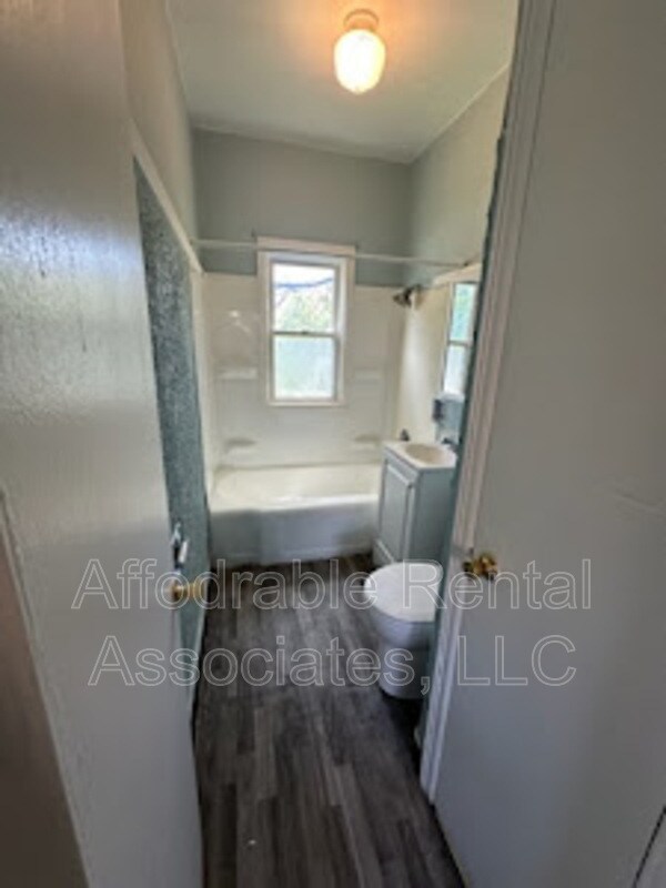 Building Photo - 1911 S 11th St