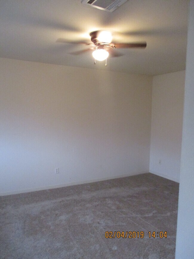 Building Photo - 10834 Sugar Hill Dr