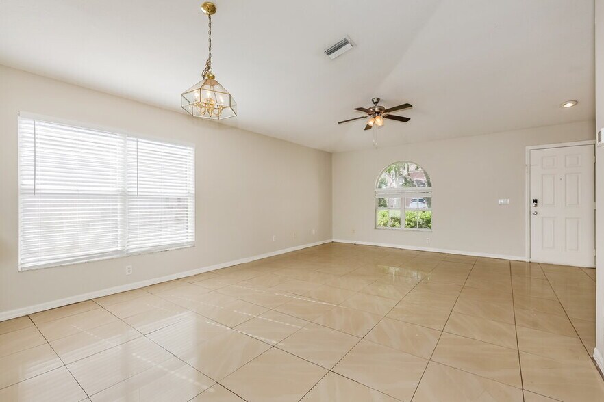 Building Photo - 1022 Harvest Moon Dr