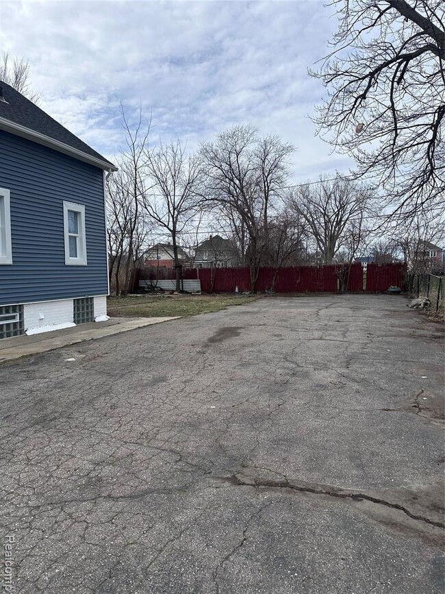 Building Photo - 8857 Charlevoix St