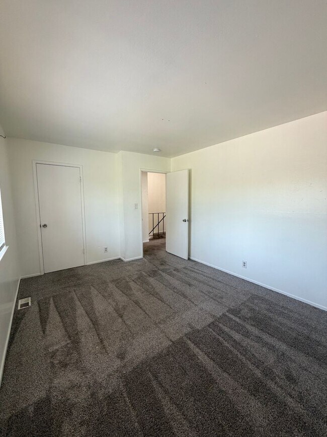 Building Photo - 4930 N Holt Ave