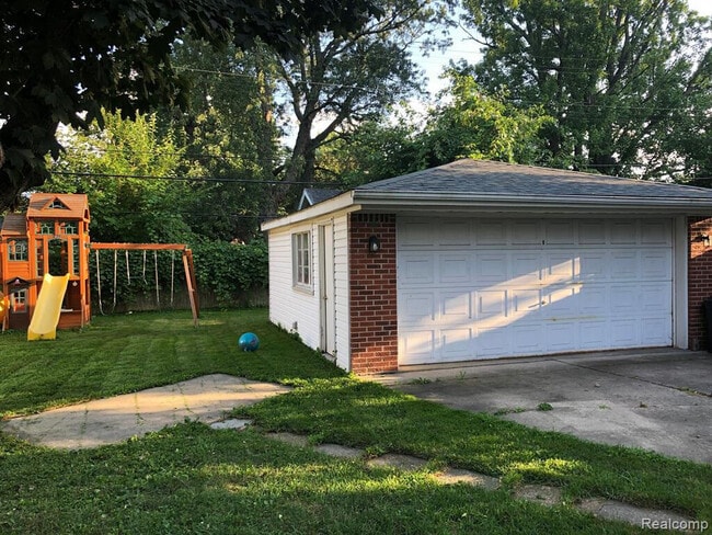 Building Photo - 924 E Windemere Ave