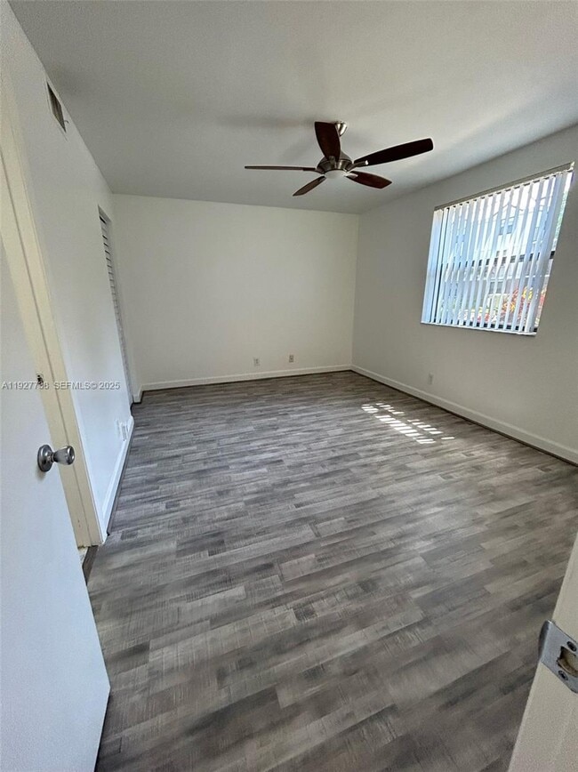 Building Photo - 10105 W Sunrise Blvd