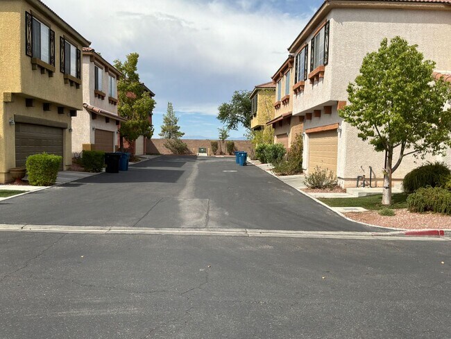 Building Photo - 5150 Silent Valley Ct