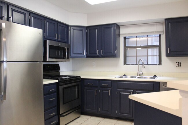 Building Photo - Spacious Condo in Littleton!