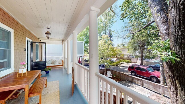 Building Photo - Downtown San Anselmo Updated 4x3 + aupair ...