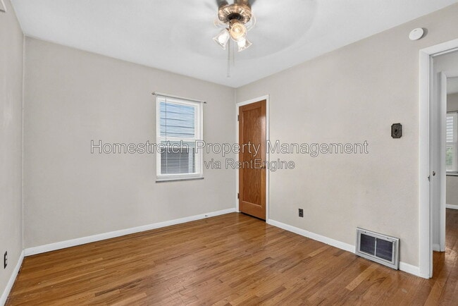 Building Photo - 9826 Ravensbrook Dr