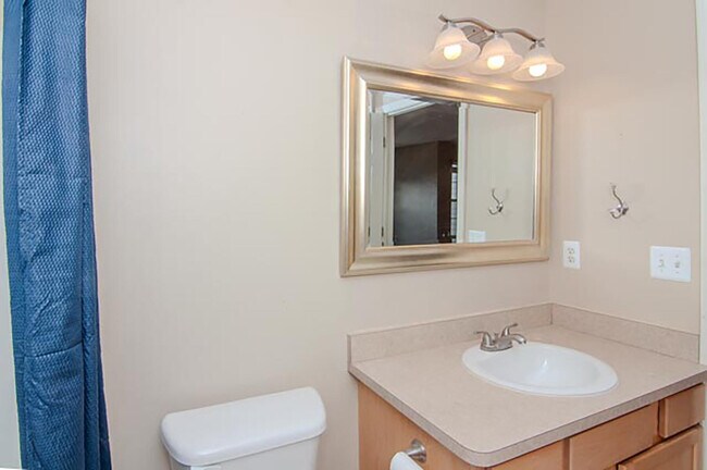 Building Photo - 448 Cherry Orchard Rd