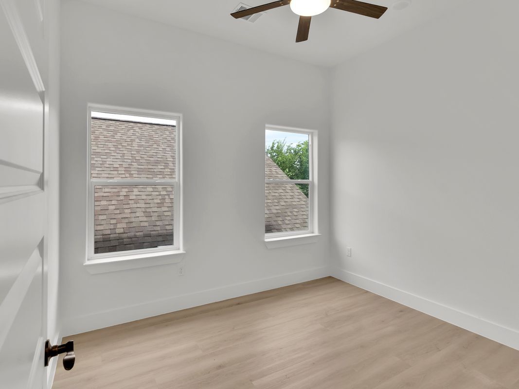 Building Photo - 1311 E 33rd St