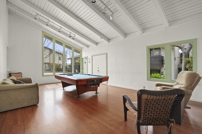 Building Photo - 1463 Marchbanks Dr