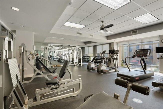 Building Photo - 711 Cosmopolitan Dr NE