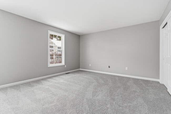 Building Photo - 6 Mulberry Ln