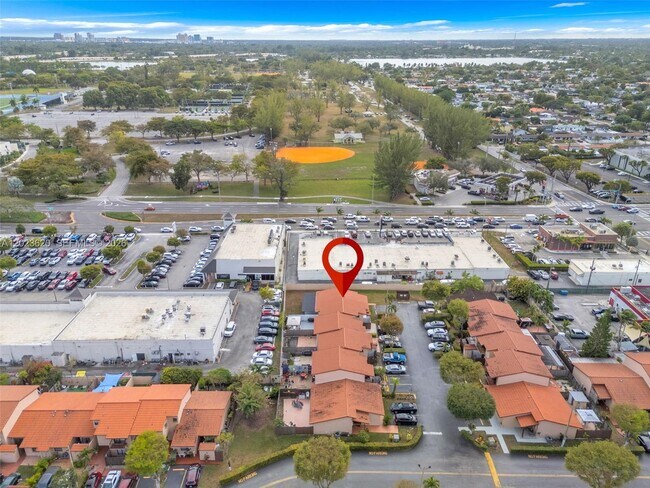 Building Photo - 3815 SW 82nd Ave