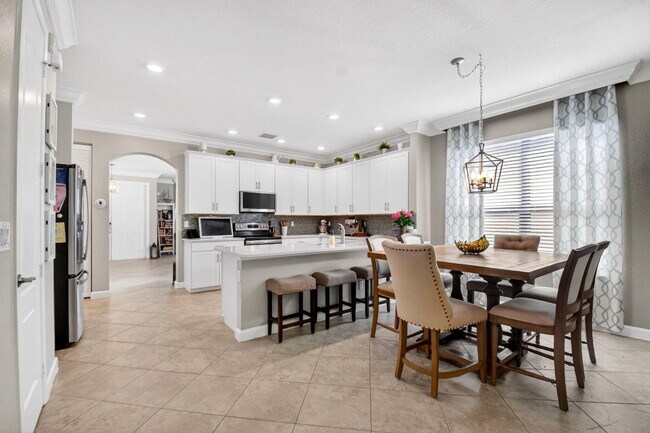 Building Photo - 9062 Gulf Cove Dr