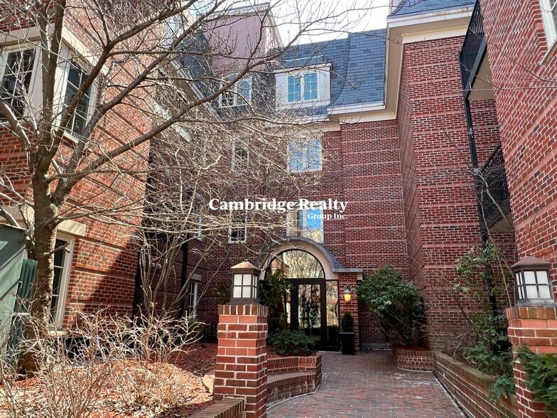 Building Photo - 161 Beacon St