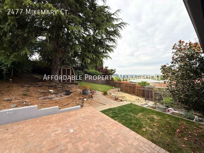 Building Photo - 2477 Mikemary Ct