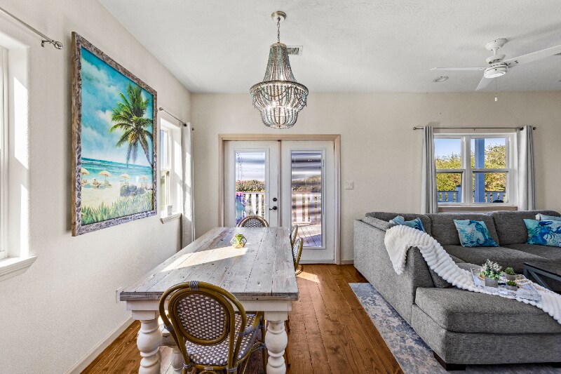 Building Photo - 14204 Miramar Dr