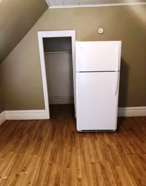 Building Photo - 307 N Clinton St