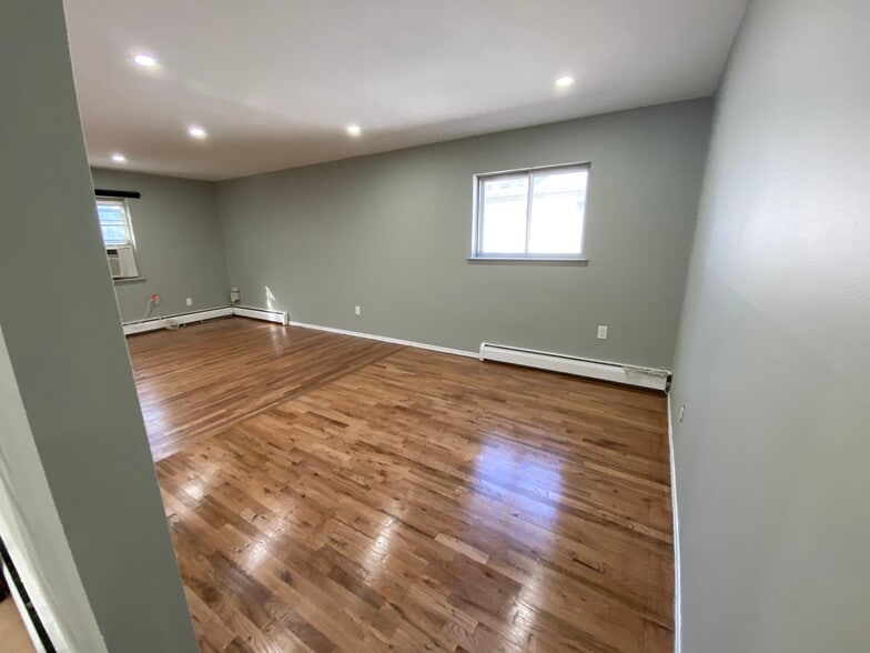 Dining room - 14951 259th St
