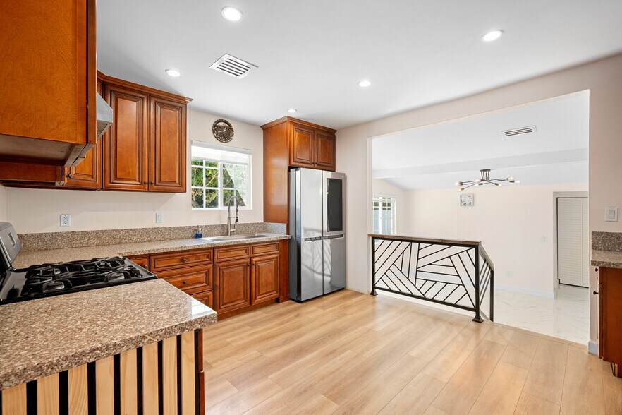 Building Photo - 13700 Branford St